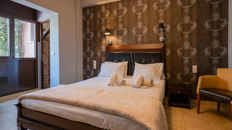 Superior Double Room with Partial Meteora View image 3