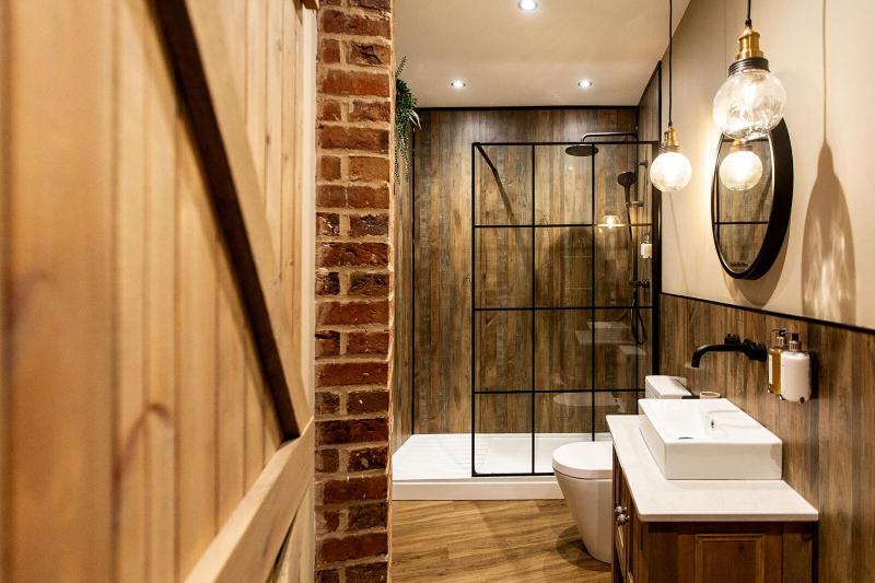 Deluxe Double Room with Shower image 4