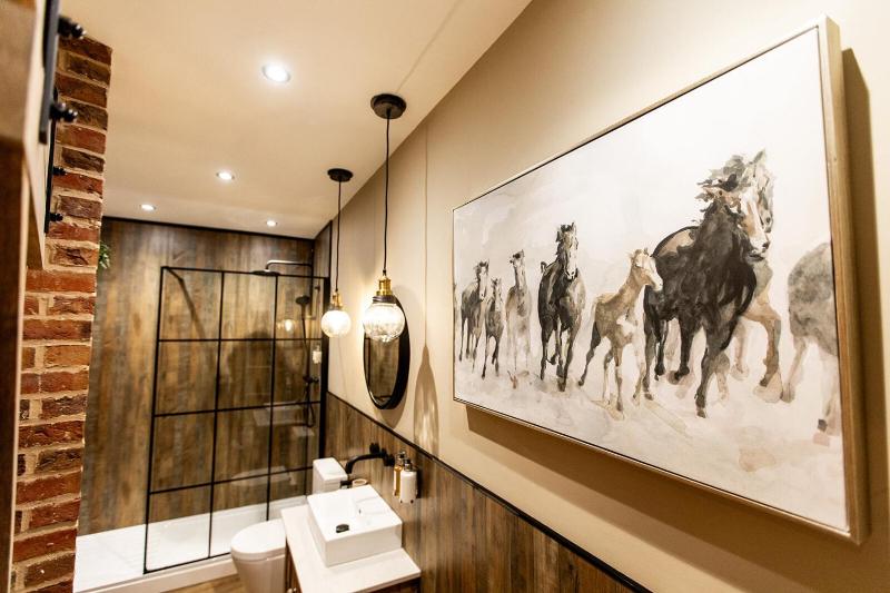 Deluxe Double Room with Shower image 2