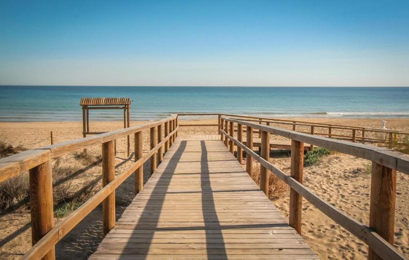 Beautiful Apartment In Santa Pola With Wifi - image 7