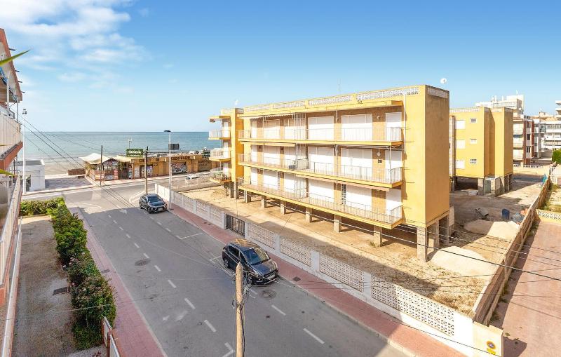 Beautiful Apartment In Santa Pola With Wifi - image 18