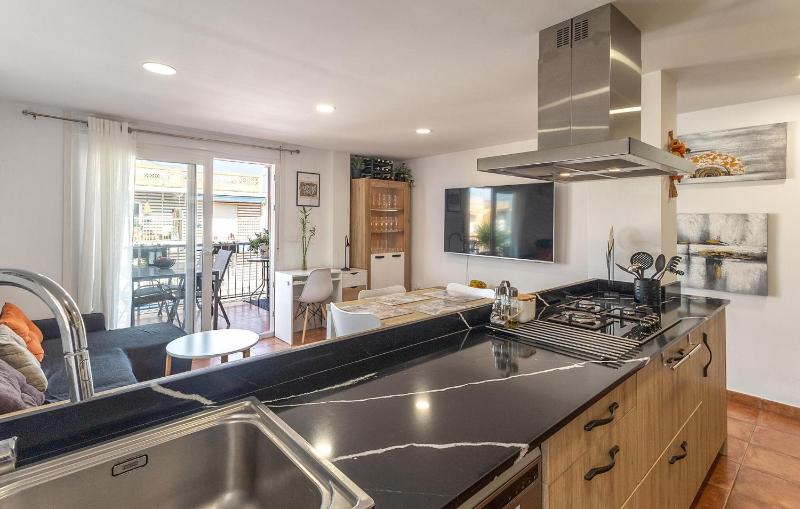 Beautiful Apartment In Santa Pola With Wifi - image 15