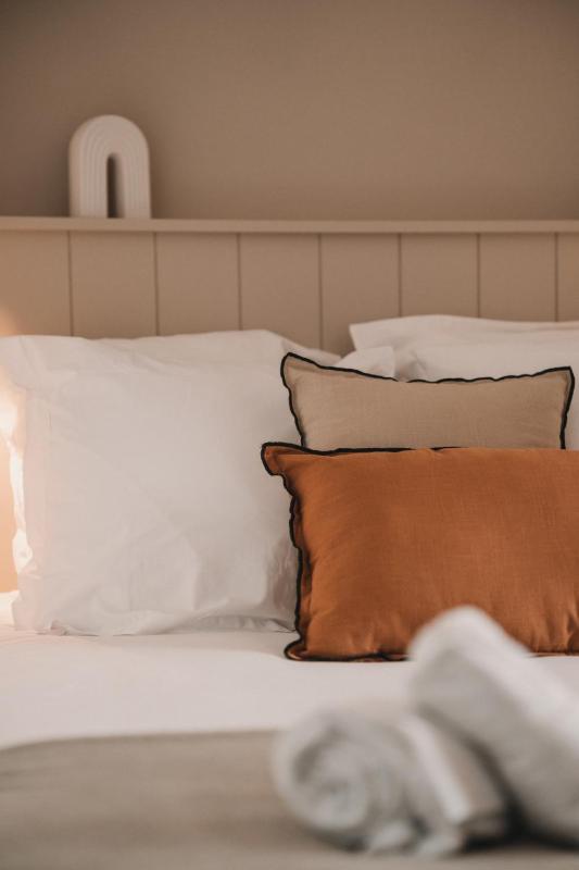 Standard Double Room image 4