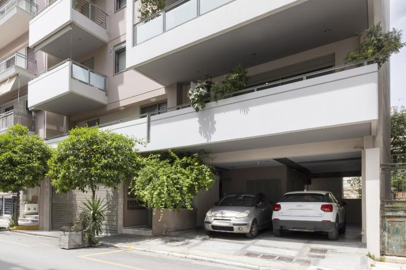 Elegant Design Stay in Koukaki - image 2
