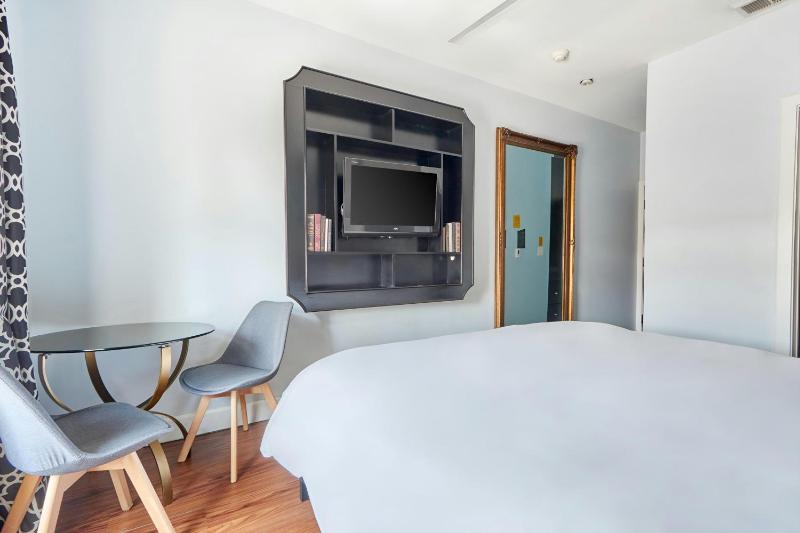 King Room image 4