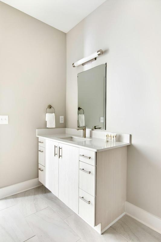 One-Bedroom Apartment with Balcony image 4