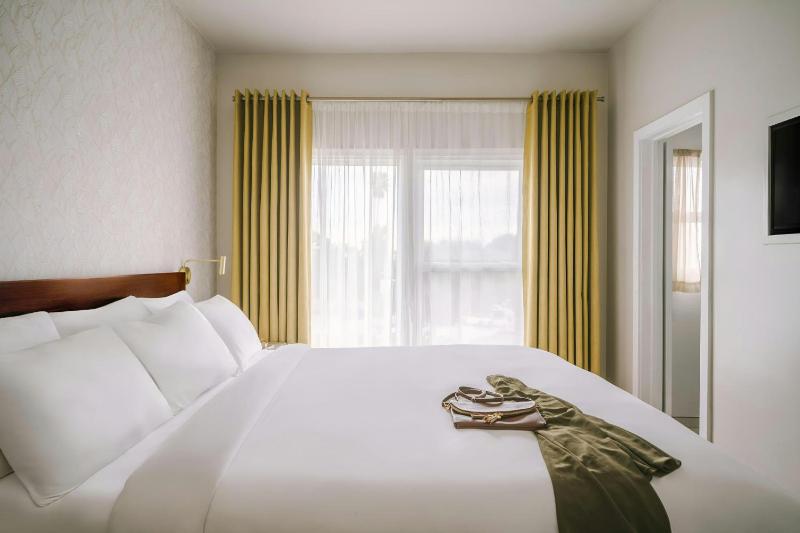 King Room image 4