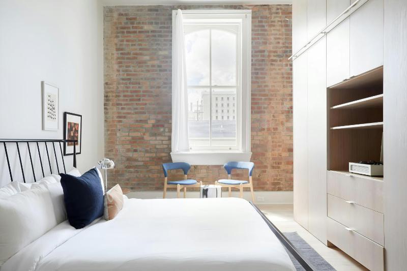 One-Bedroom Apartment with King Bed image 4