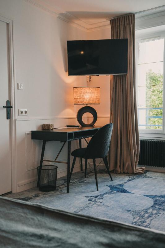 Deluxe Twin Room image 4