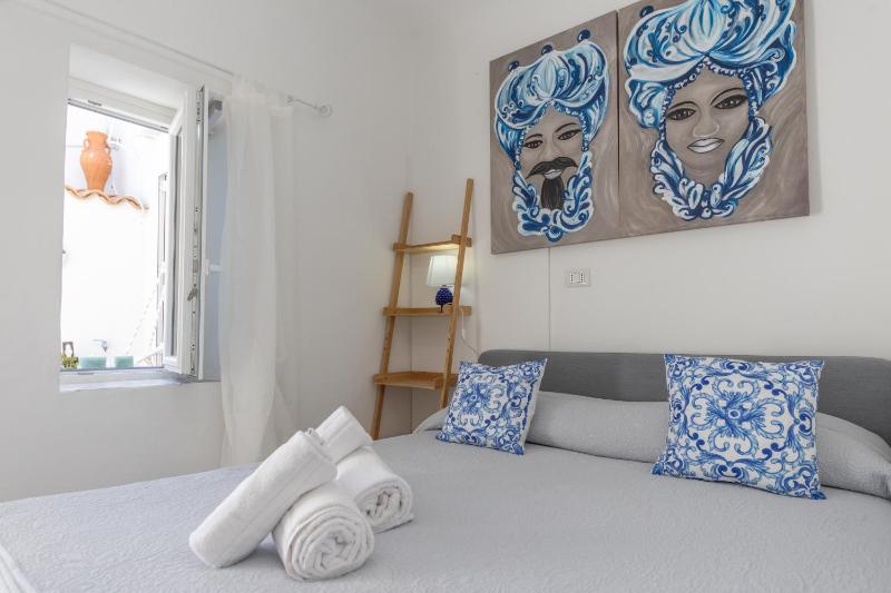 Small Double Room image 1