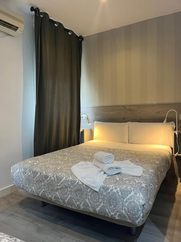 Hostal Abril Madrid - image 10