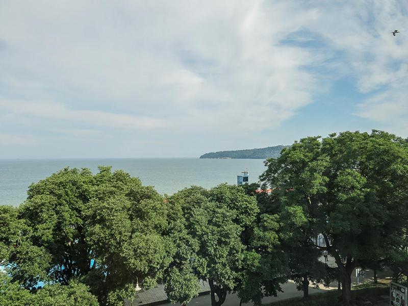 Double Room with Partial Sea View image 4