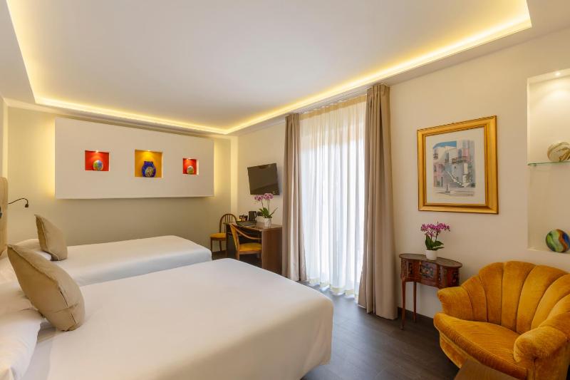 Quadruple Room image 3