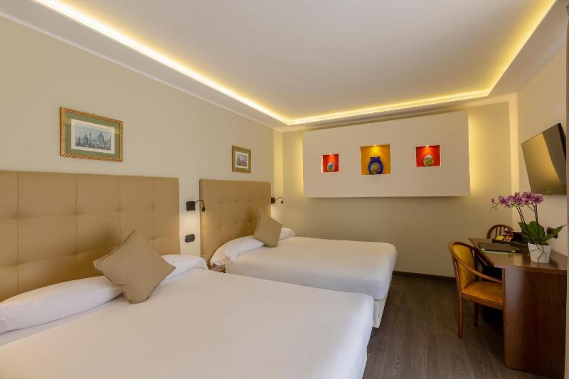 Quadruple Room image 4