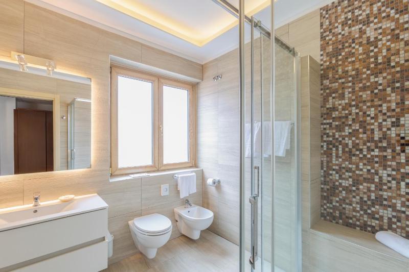 Quadruple Room image 2