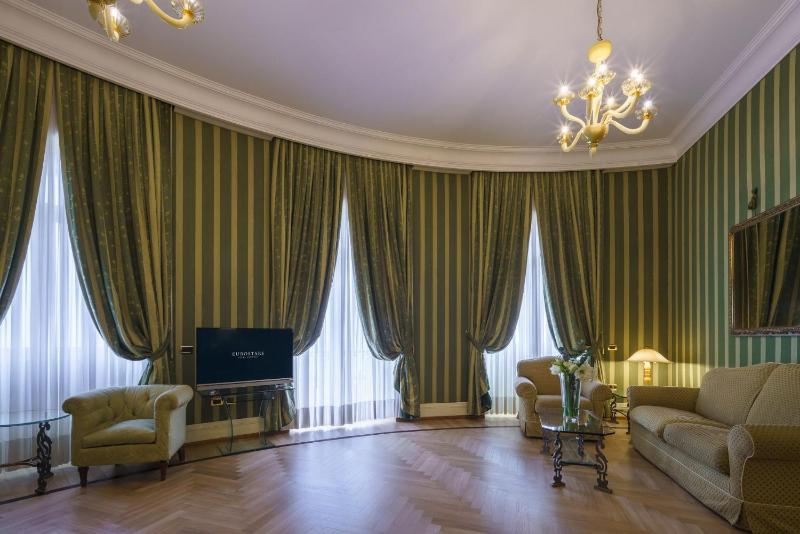 Executive Suite with Sea View image 3