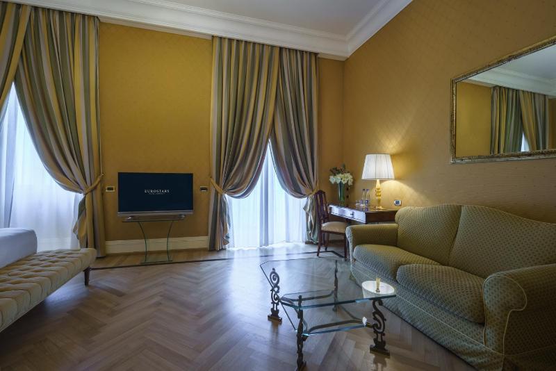 Junior Suite with Sea View image 1