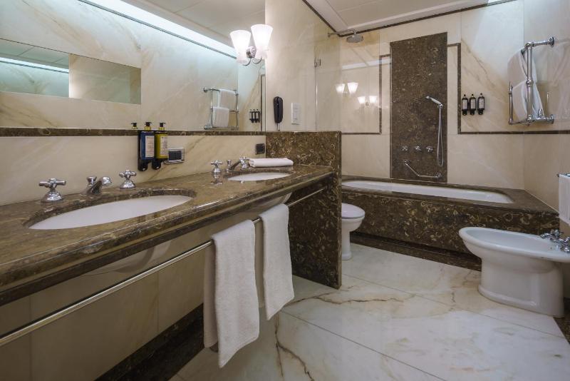 Superior Single Room image 1