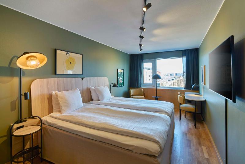  Standard Twin Room image 1