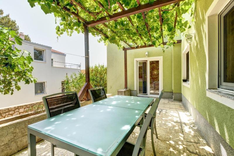 Three-Bedroom House image 1