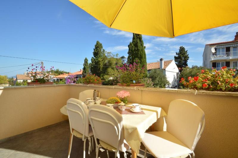 Apartment with Sea View image 1