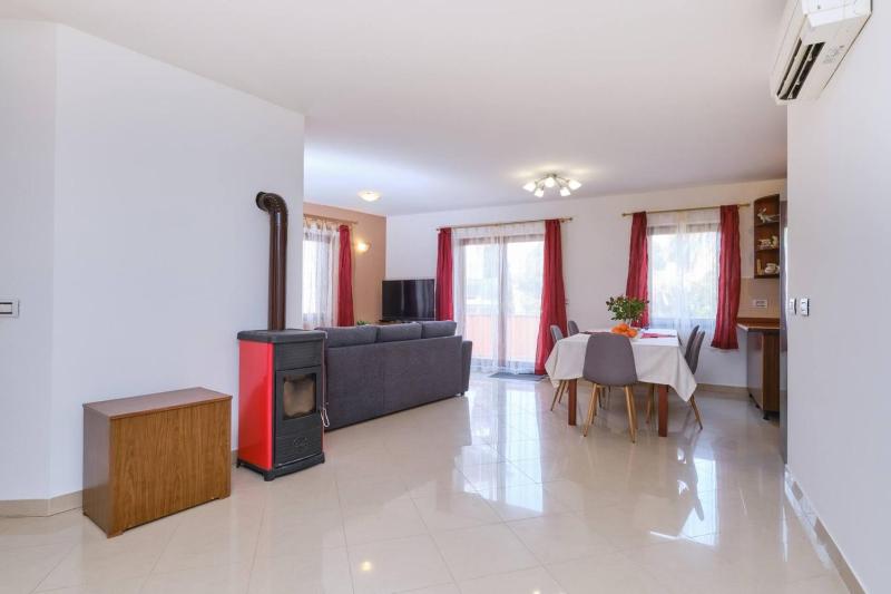Apartment Dino 1 - image 19