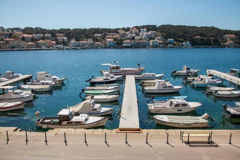 Sea view apartment Vindobona 2 modern stay with parking in Mali Lošinj Center - image 25
