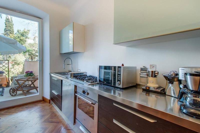 Sea view apartment Vindobona 2 modern stay with parking in Mali Lošinj Center - image 24