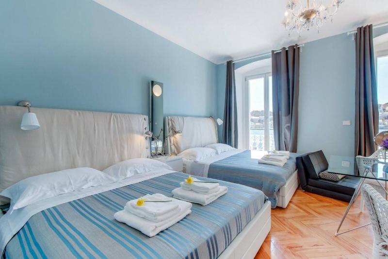 Sea view apartment Vindobona 2 modern stay with parking in Mali Lošinj Center - image 11