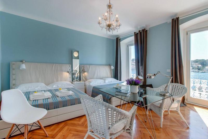 Sea view apartment Vindobona 2 modern stay with parking in Mali Lošinj Center - image 13