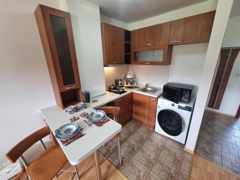 Entire house - 1br Homey Two Floor Apartment - 200mbps Wi-fi - image 18