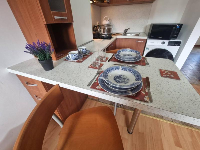 Entire house - 1br Homey Two Floor Apartment - 200mbps Wi-fi - image 20