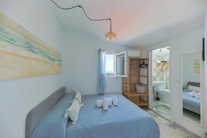 Small Double Room image 2