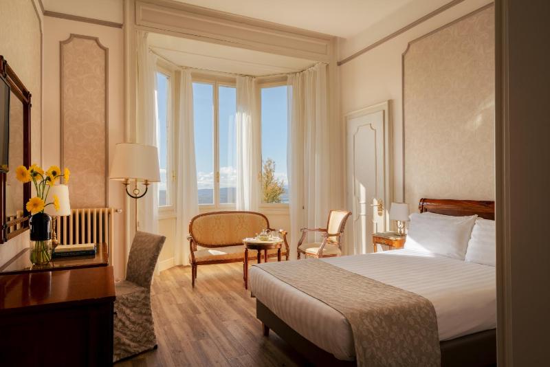 Deluxe Double Room image 1