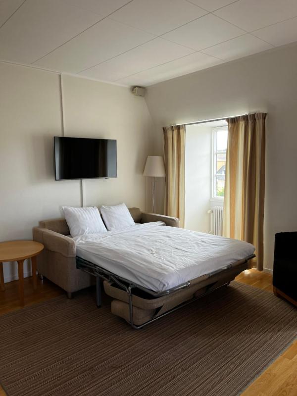 Family Room image 4