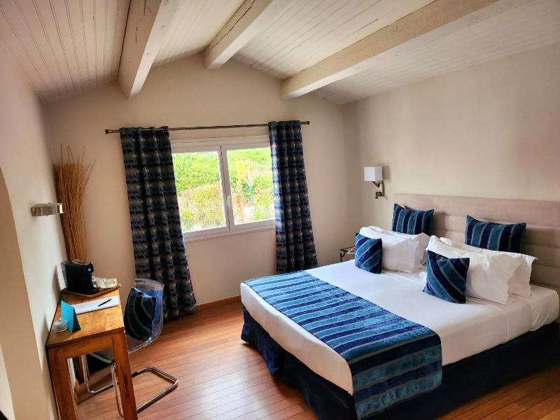 Privilege Room with Hill View image 1