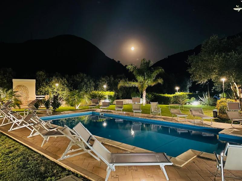 Villa Garden - image 47