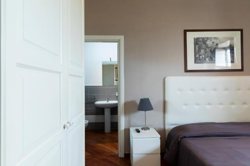 Standard Double Room image 3
