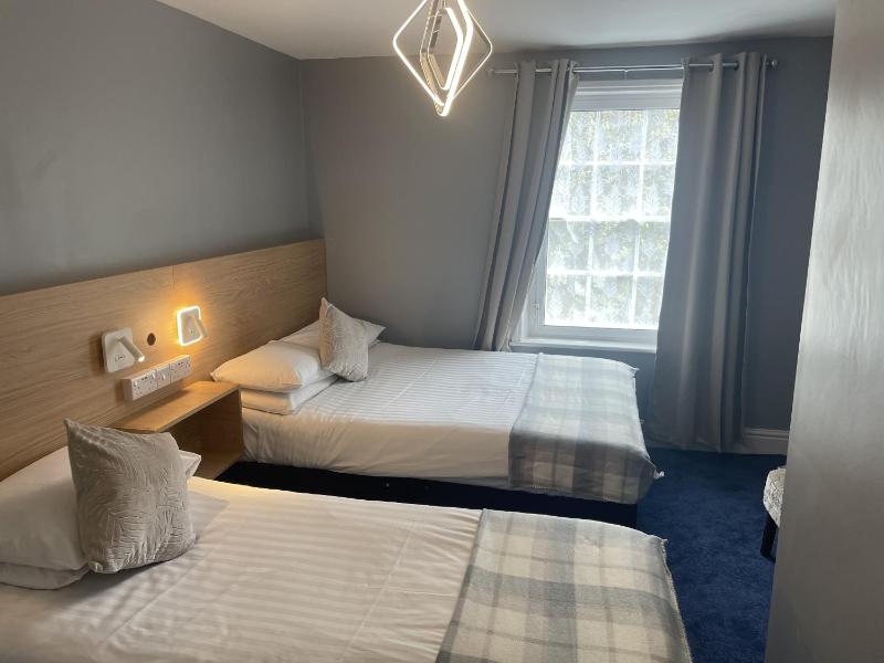 Standard Triple Room image 1