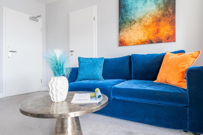  Classic family room with balcony image 4