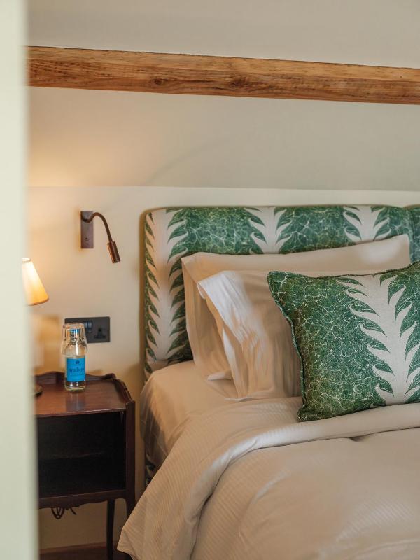 Suite with Garden View image 2