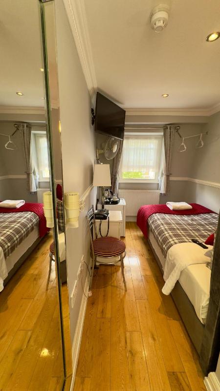 Standard Single Room image 4