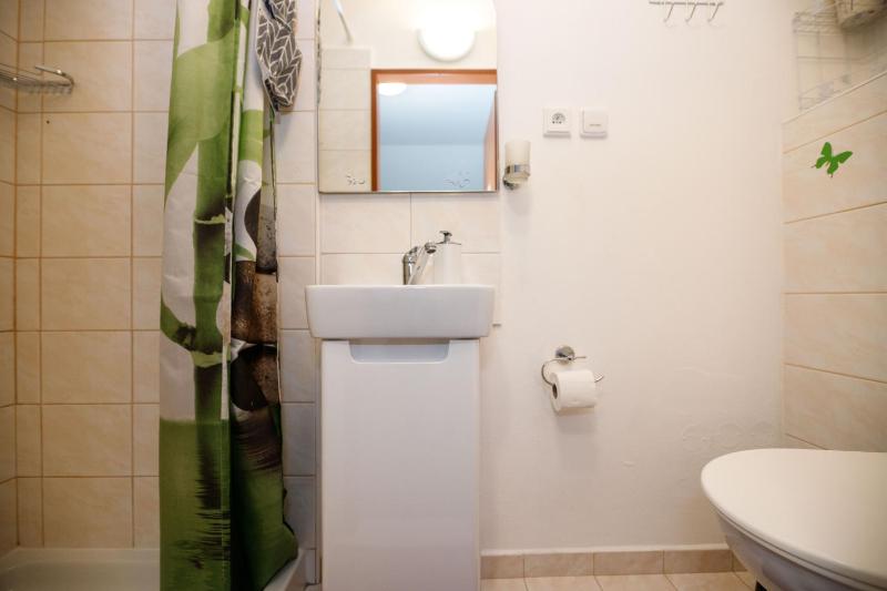 Quadruple Room image 2