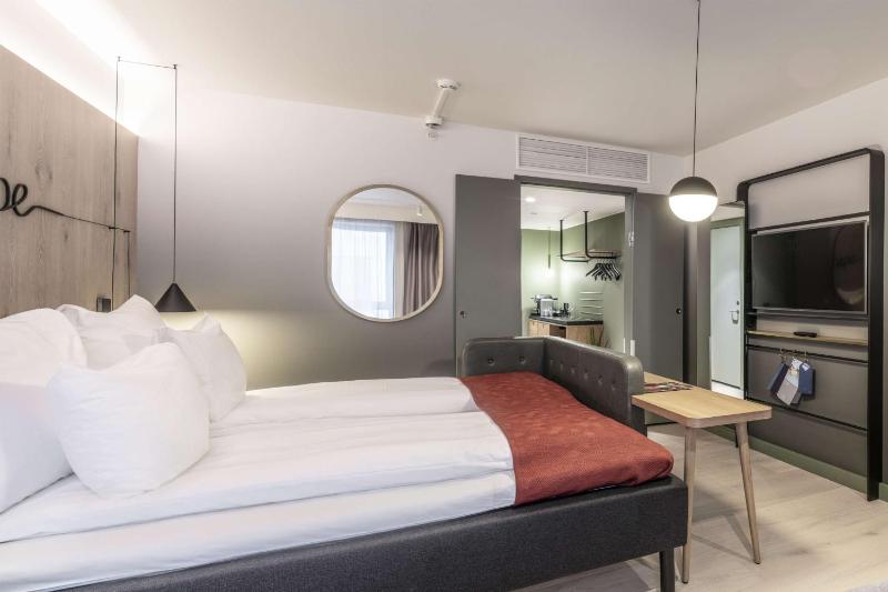 Deluxe Double Room image 4