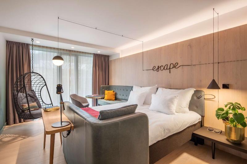 Superior Double Room image 1