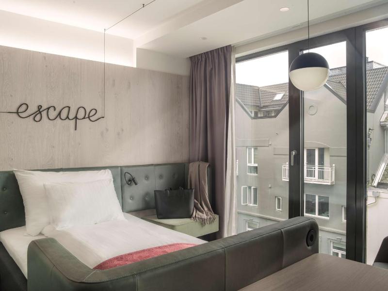 Single Room image 1