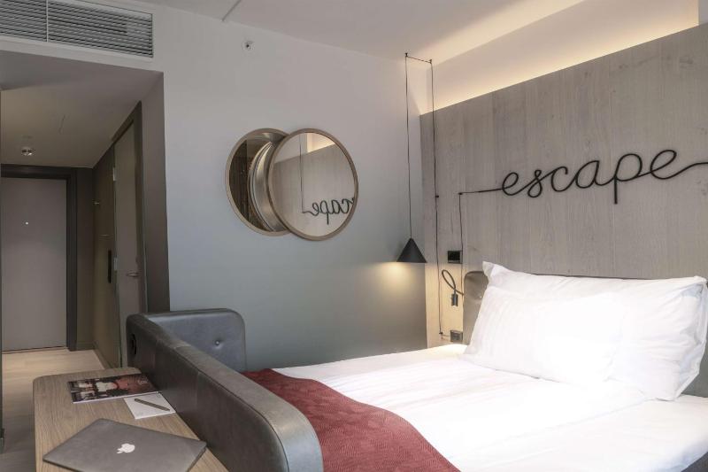 Single Room image 4
