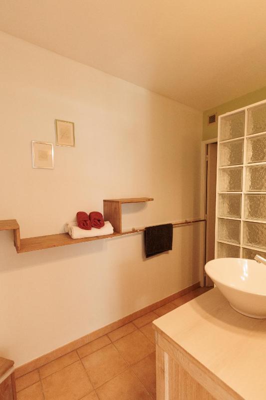 Deluxe Double Room with Private Bathroom image 4