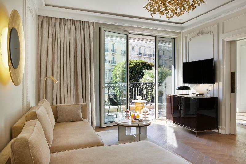 Suite with City or Patio view image 1