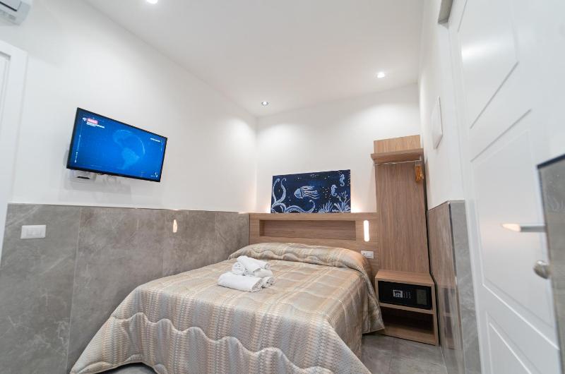 Economy Double Room image 1